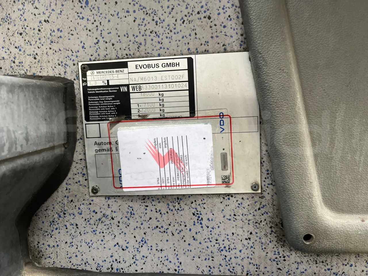 Mercedes-Benz Integro E5 4 - Euro5 - 220kW - 12.140mt - vehicle plate photo