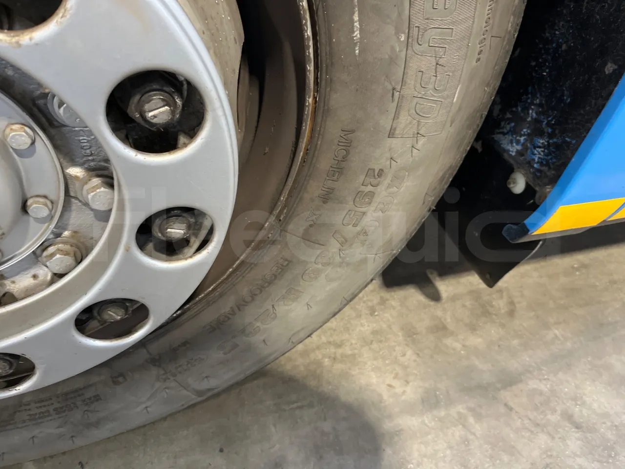 Mercedes-Benz Integro E5 4 - Euro5 - 220kW - 12.140mt - front left tire measurements