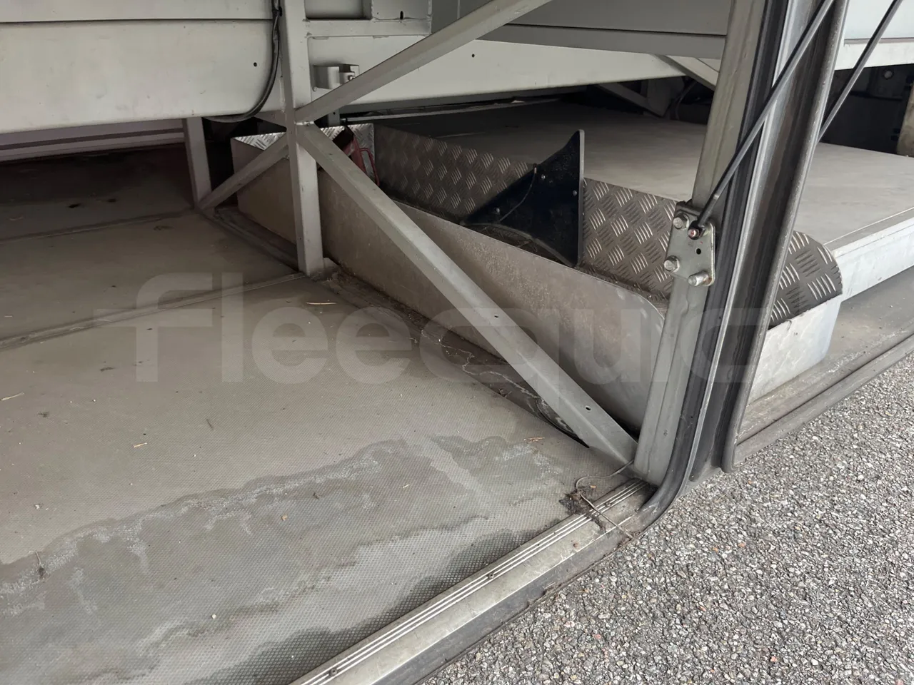 Mercedes-Benz Integro E5 4 - Euro5 - 220kW - 12.140mt - under carpet photo