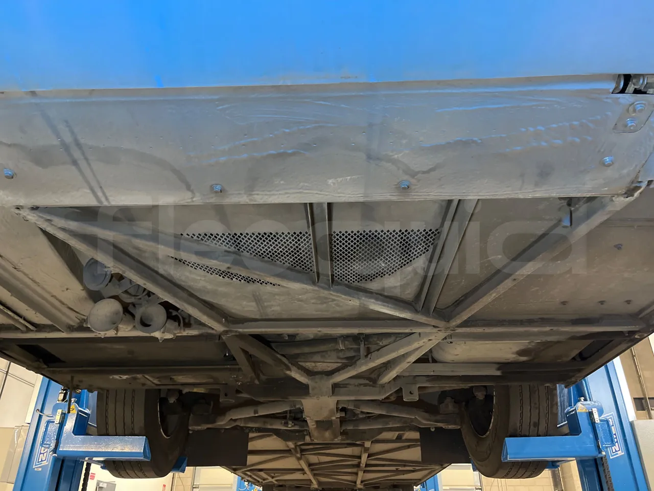 Mercedes-Benz Integro E5 4 - Euro5 - 220kW - 12.140mt - front undercarriage from front