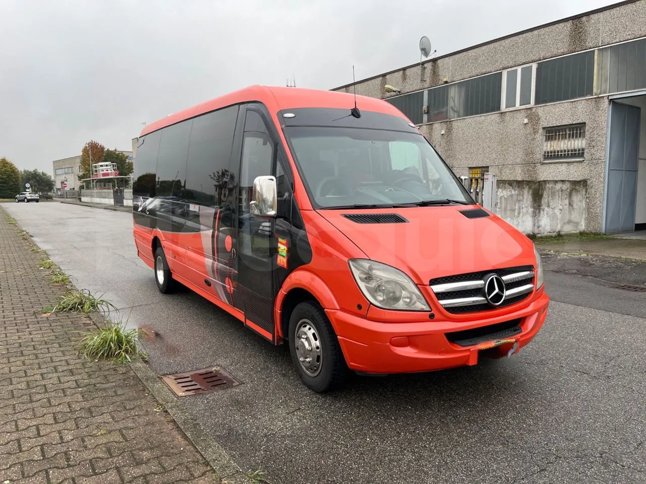 Mercedes-Benz Sprinter W 906 - 3/4 front right doors