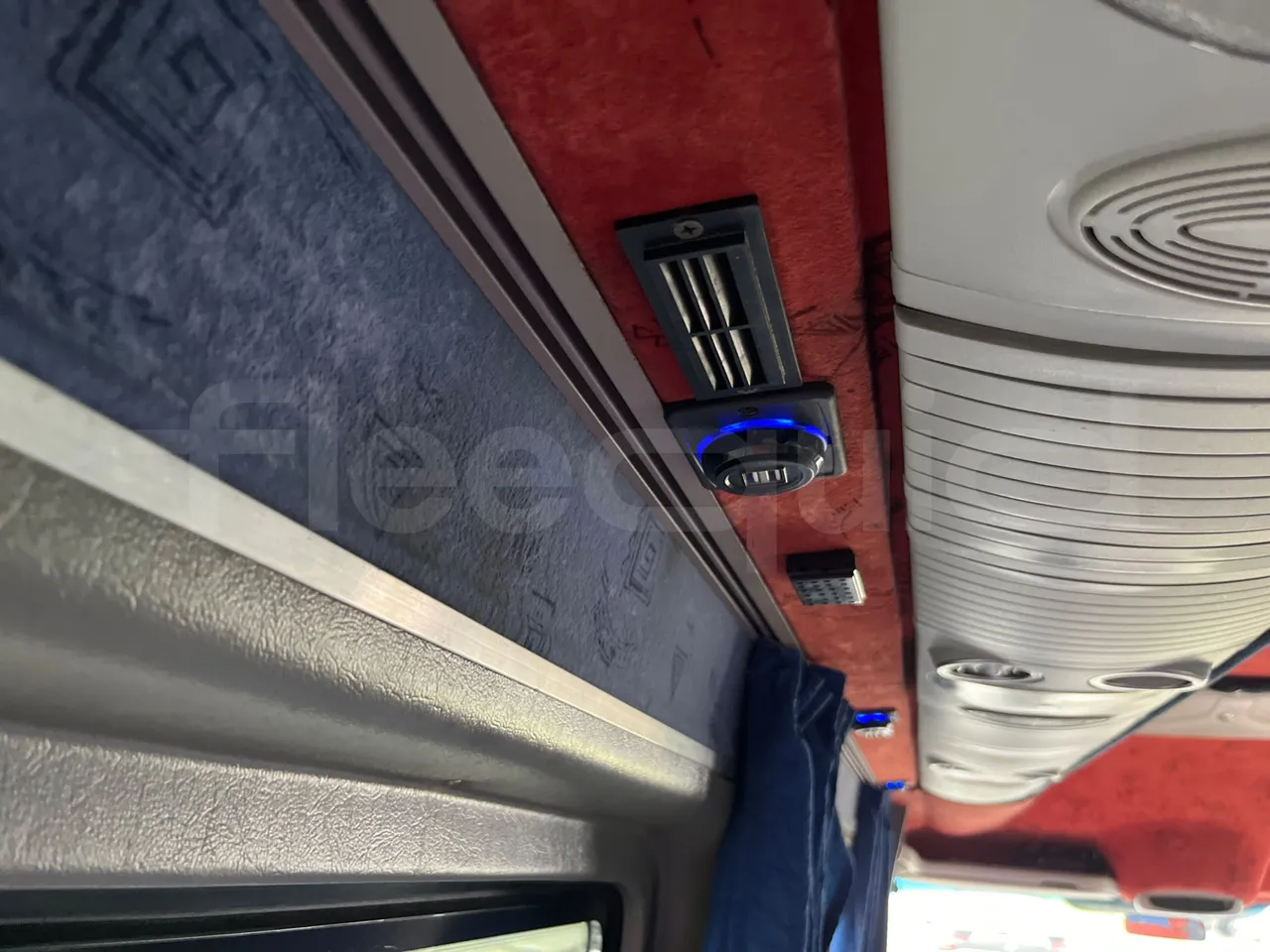 Mercedes-Benz Sprinter W 906 - usb charging detail