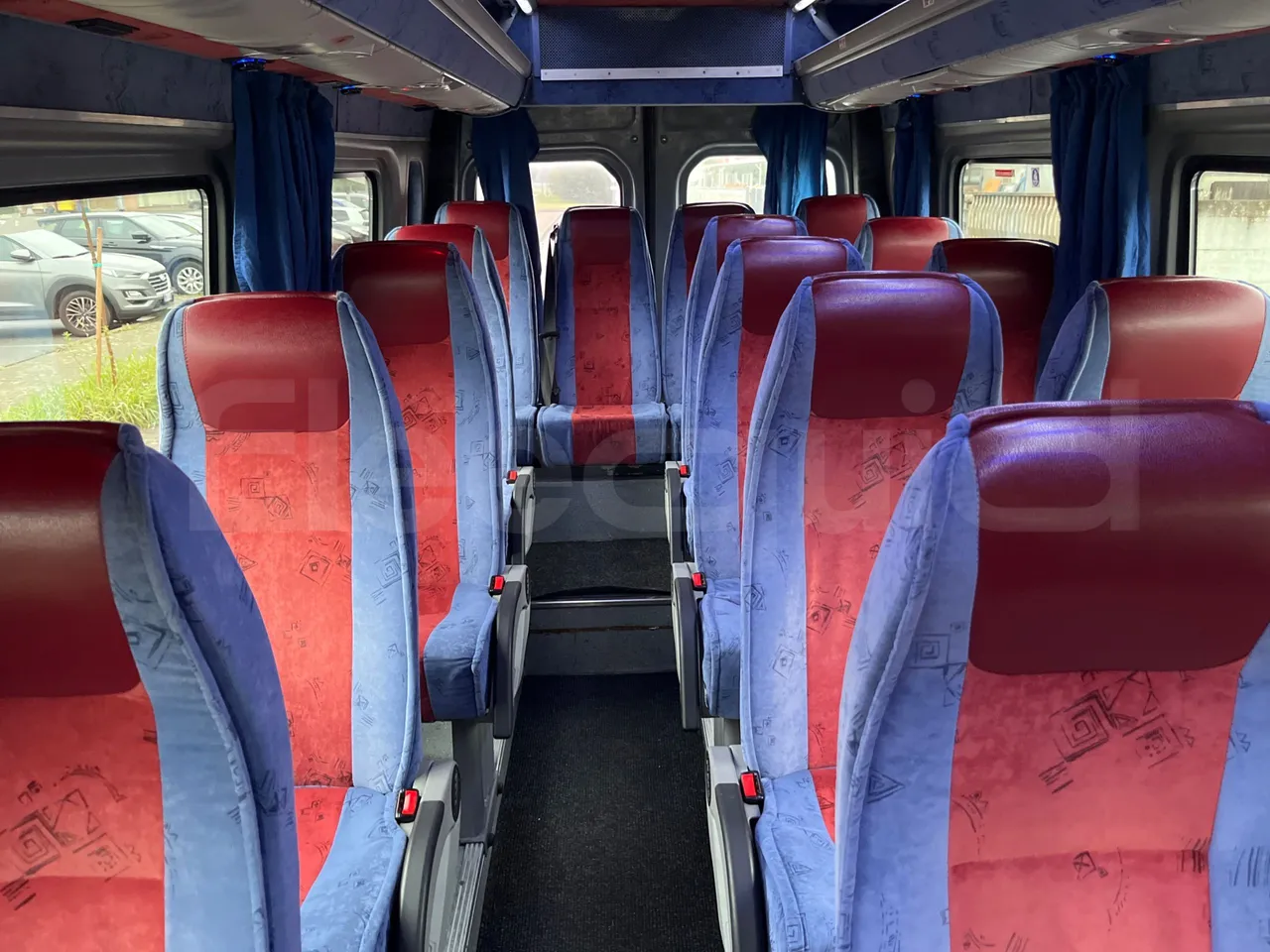 Mercedes-Benz Sprinter W 906 - reverse view middle aisle