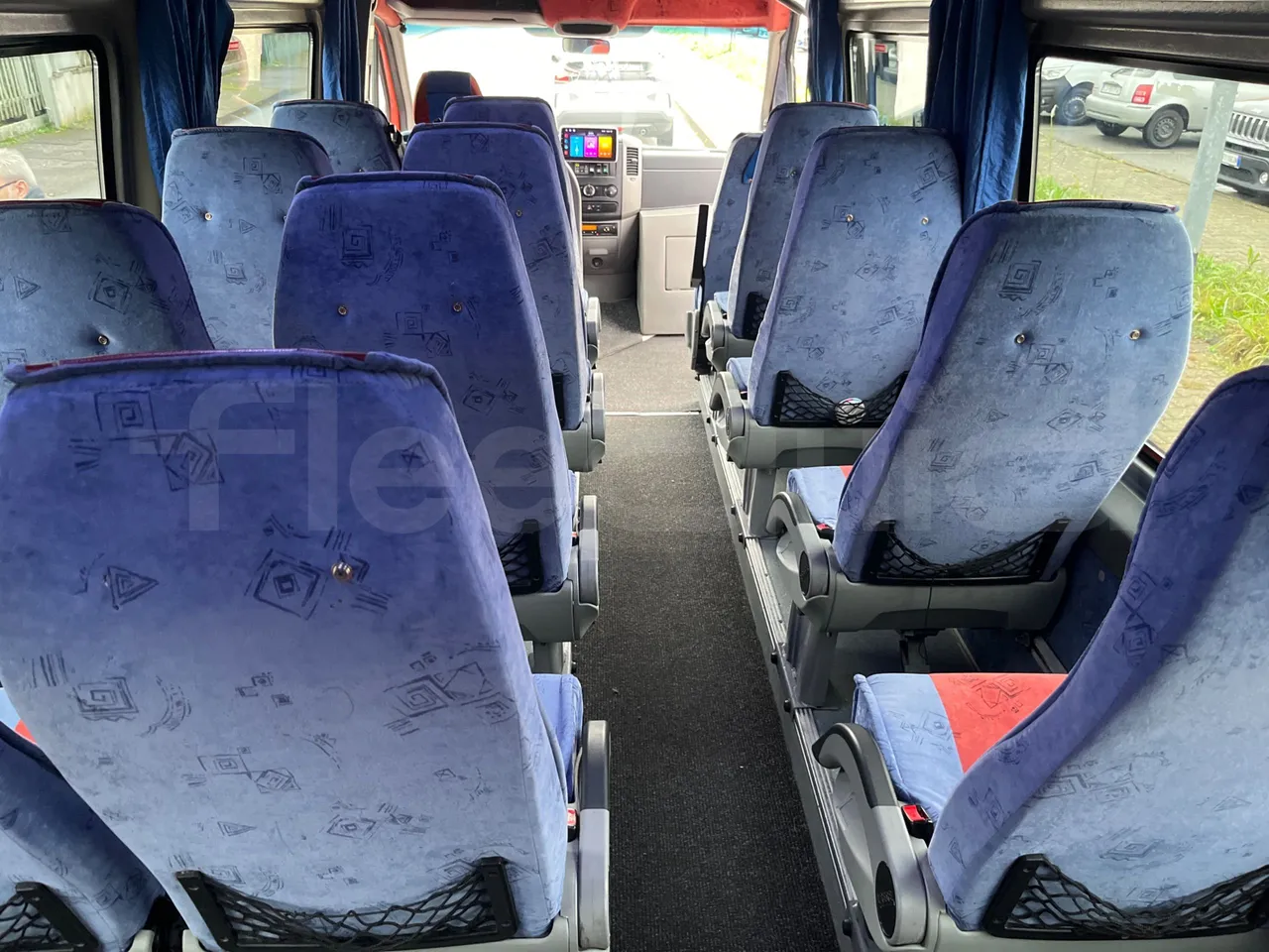 Mercedes-Benz Sprinter W 906 - forward view all seats last row height