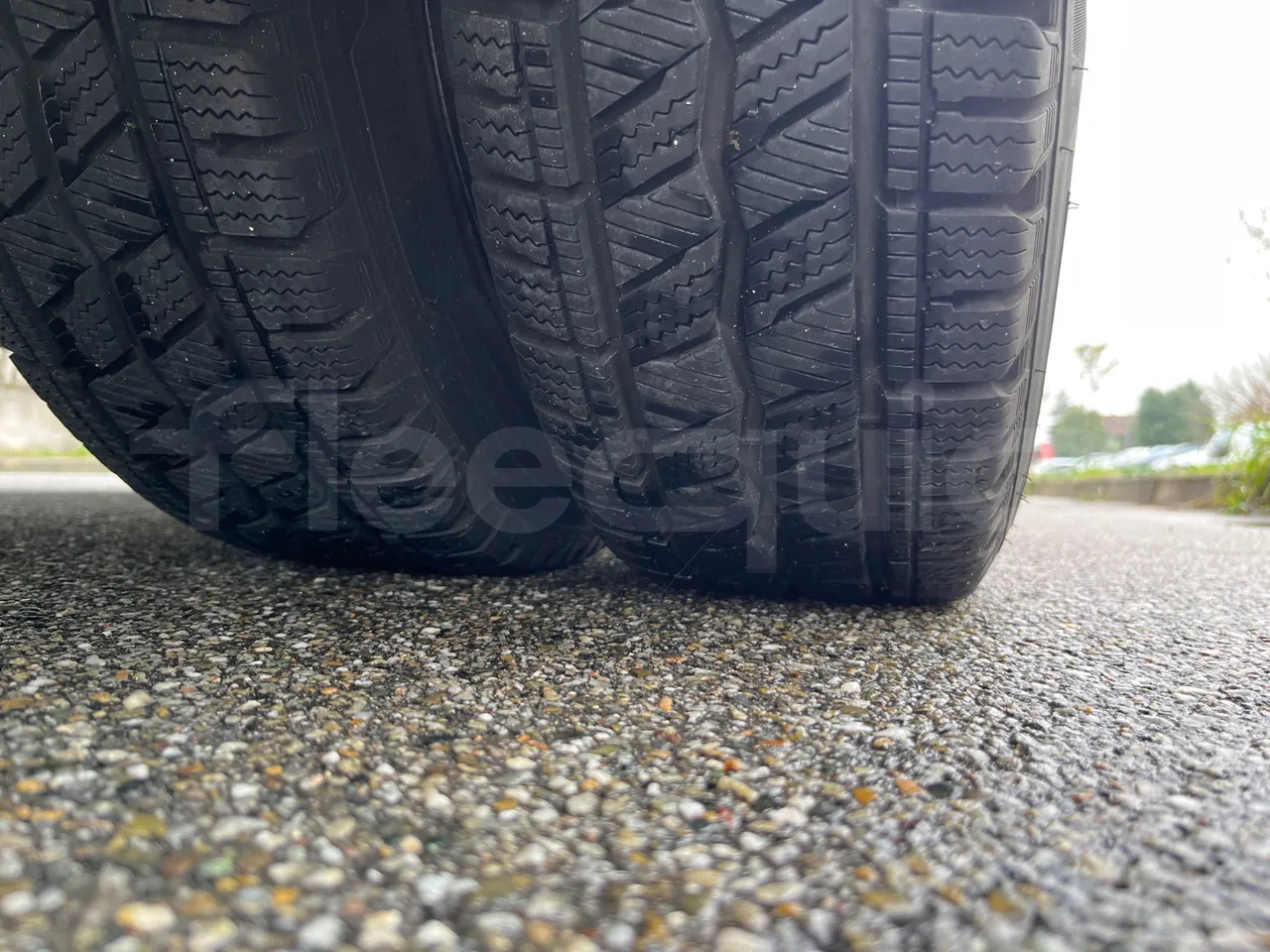 Mercedes-Benz Sprinter W 906 - tread condition second axle tires right
