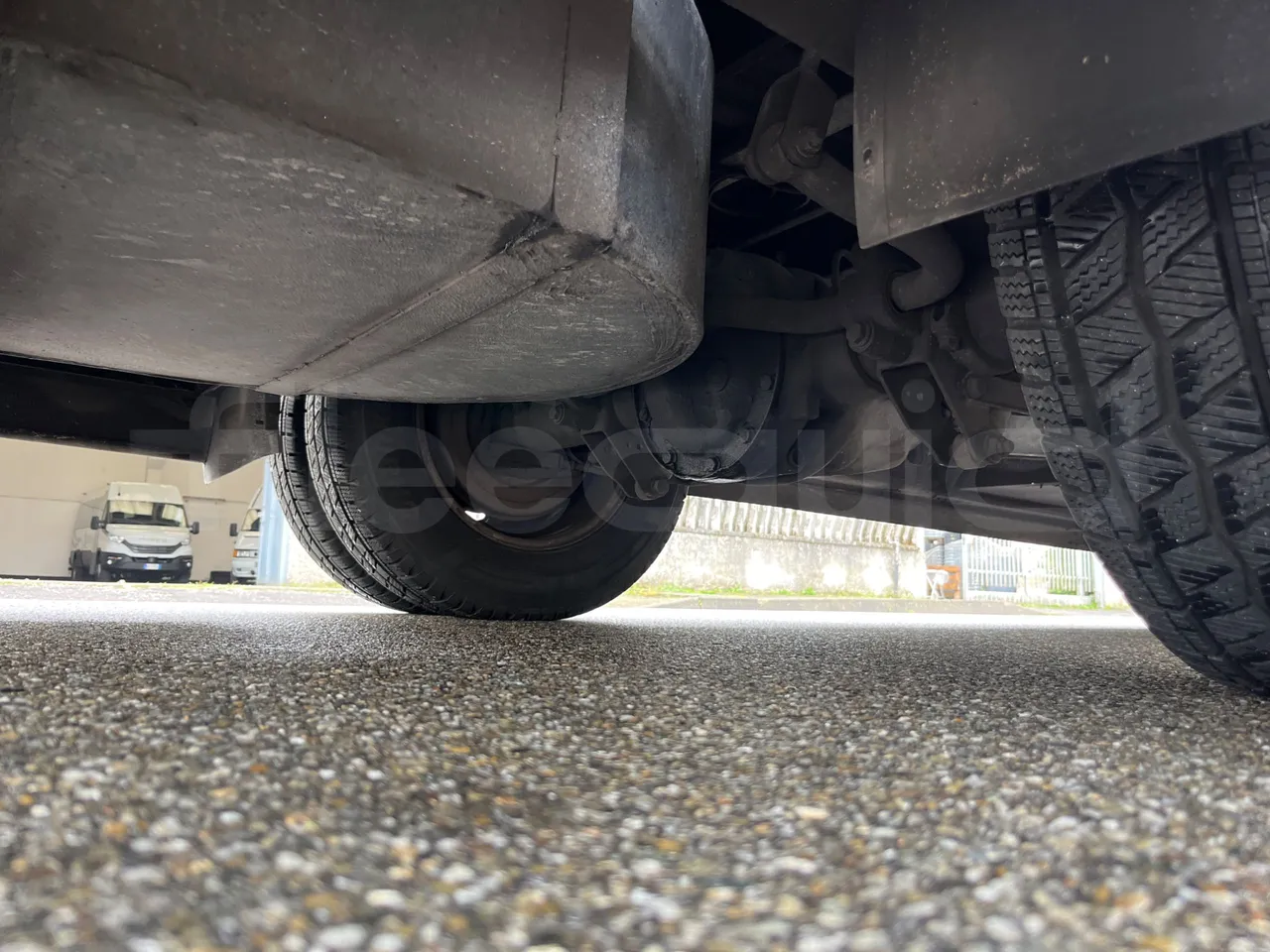 Mercedes-Benz Sprinter W 906 - axle 3 left side