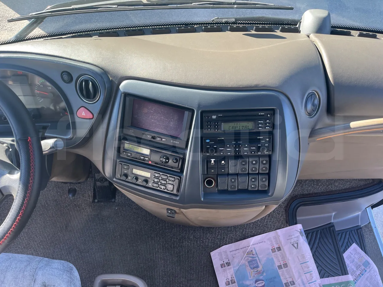 Iveco Magelys SFR310 - EUR5 - 331kW - 13.854m - radio accessories photo