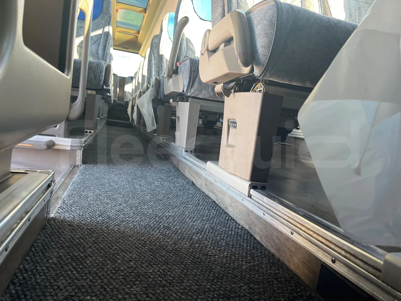 Iveco Magelys SFR310 - EUR5 - 331kW - 13.854m - seat brackets photo