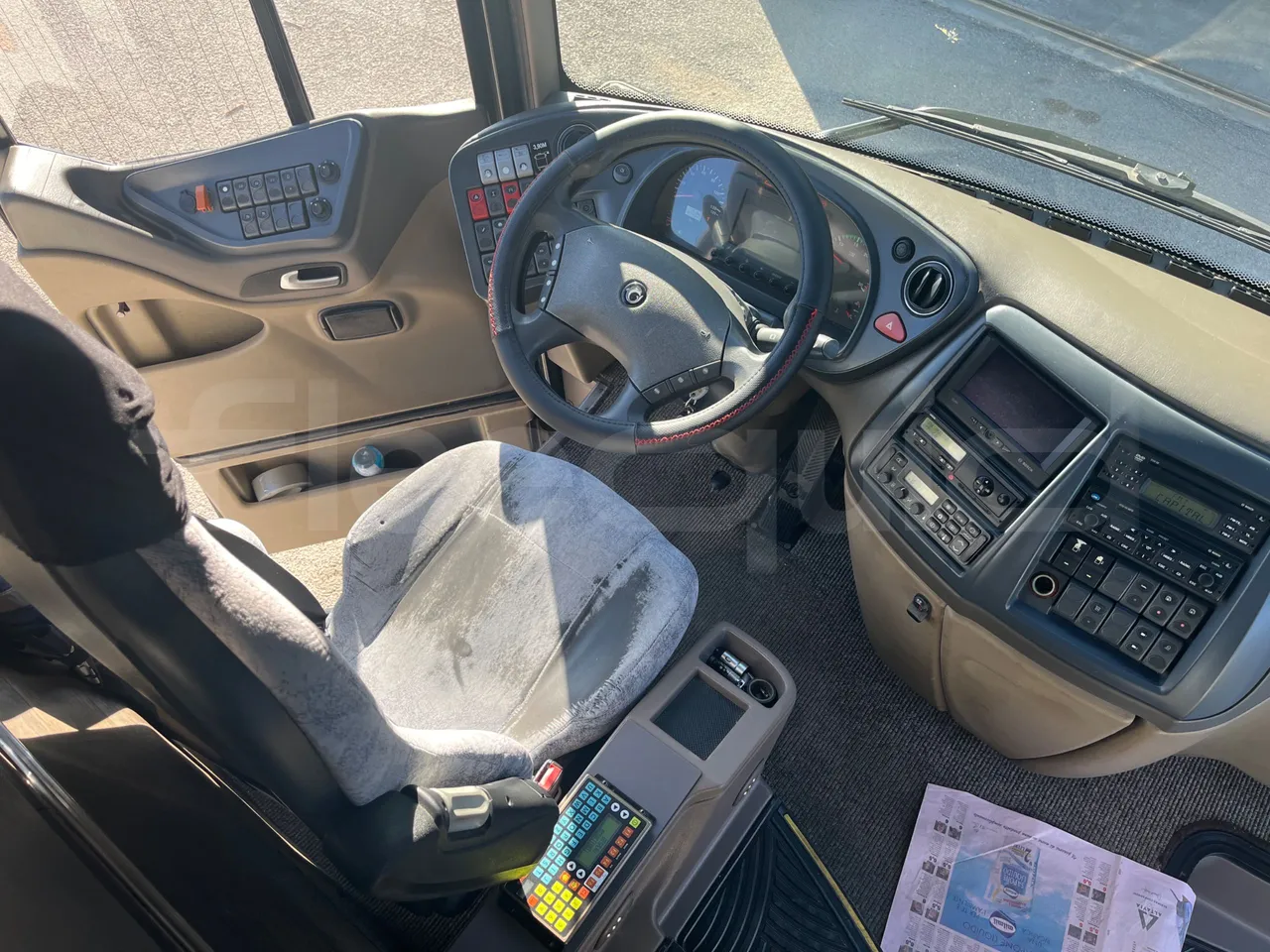 Iveco Magelys SFR310 - EUR5 - 331kW - 13.854m - buttons panels on