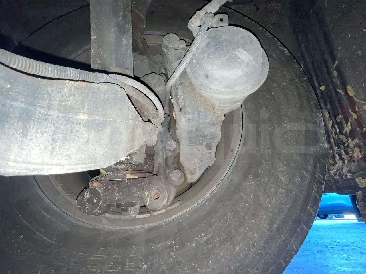 Iveco Magelys SFR310 - EUR5 - 331kW - 13.854m - axel 3 caliper brakes left