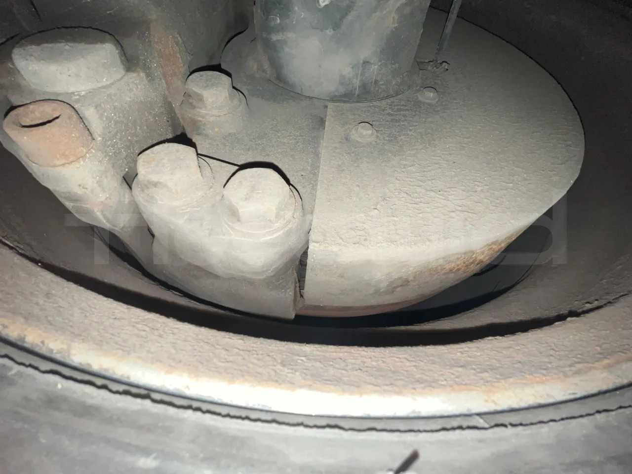 Iveco Magelys SFR310 - EUR5 - 331kW - 13.854m - axle 2 discs left