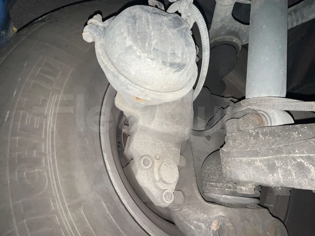 Iveco Magelys SFR310 - EUR5 - 331kW - 13.854m - front brake calipers right