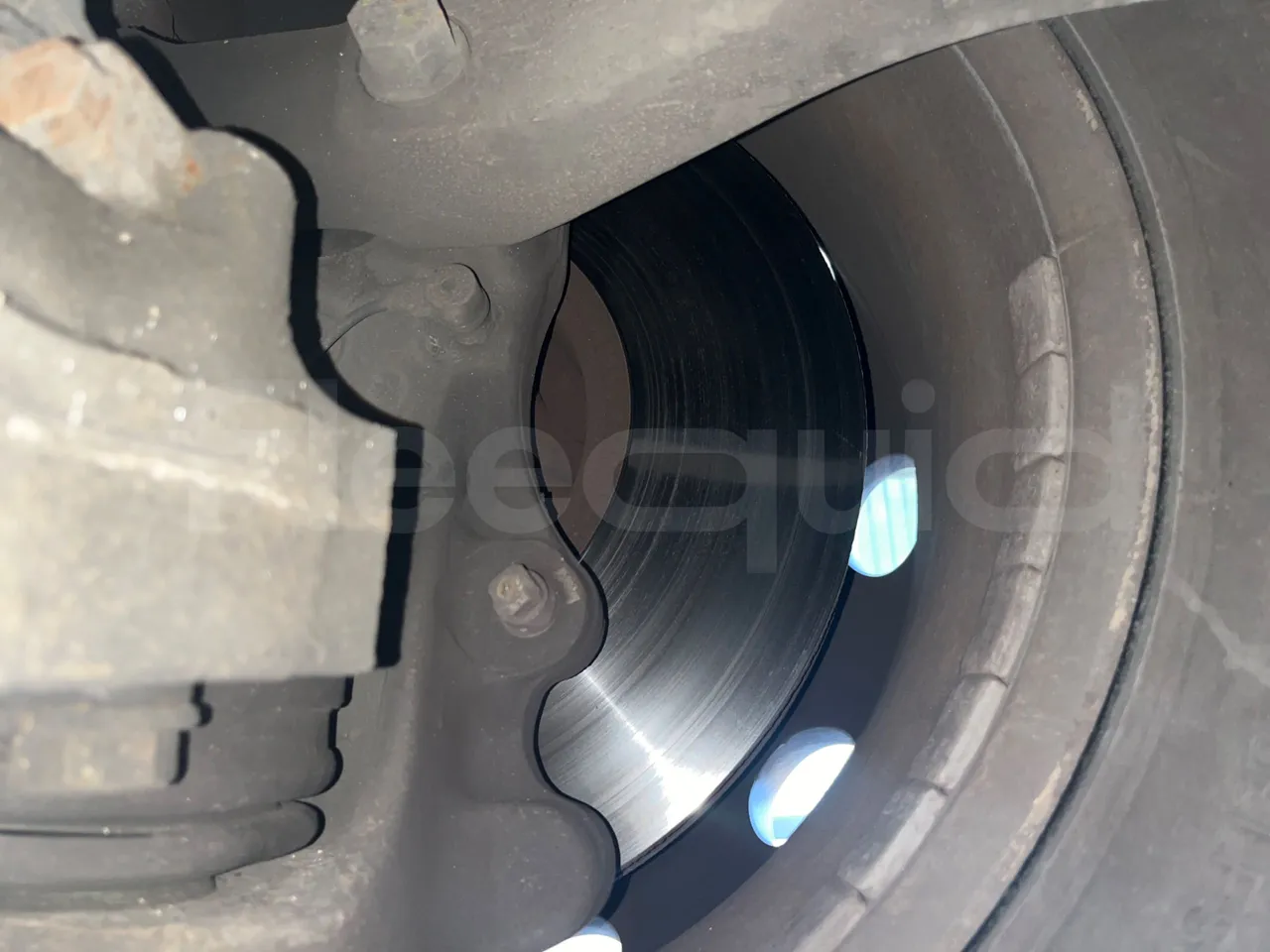 Iveco Magelys SFR310 - EUR5 - 331kW - 13.854m - front discs right