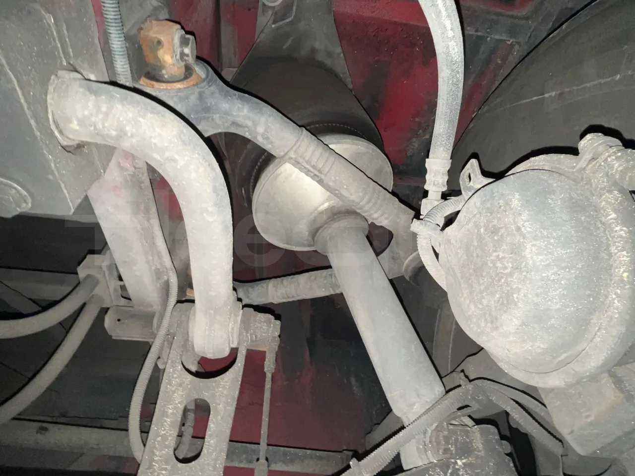 Iveco Magelys SFR310 - EUR5 - 331kW - 13.854m - front shock absorbers left