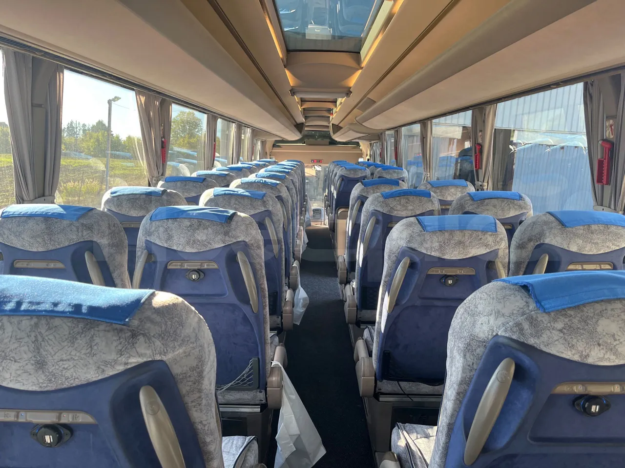 Iveco Magelys SFR310 - EUR5 - 331kW - 13.854m - forward view middle aisle