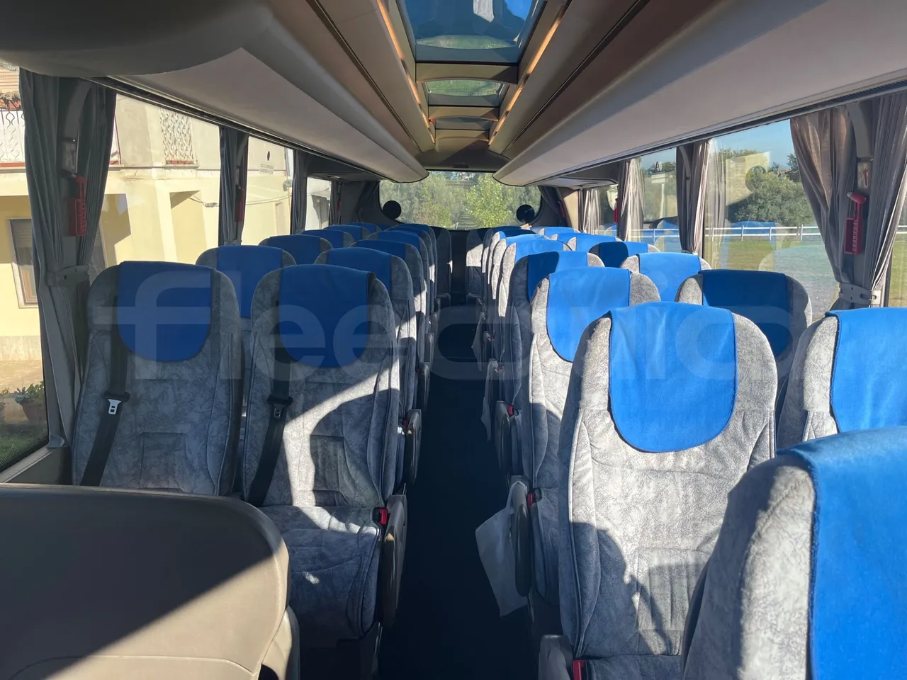 Iveco Magelys SFR310 - EUR5 - 331kW - 13.854m - reverse view middle aisle