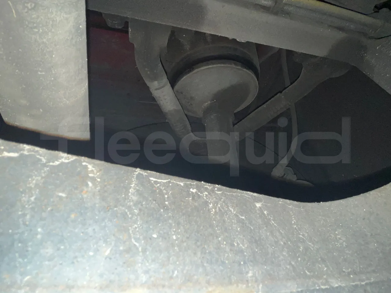 Iveco Magelys SFR310 - EUR5 - 331kW - 13.854m - axel 3 shock absorbers 2 left