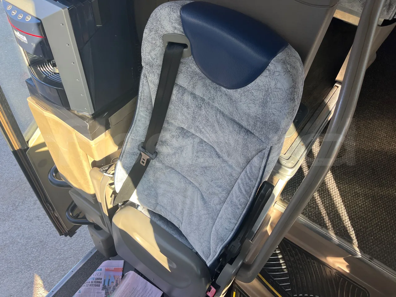 Iveco Magelys SFR310 - EUR5 - 331kW - 13.854m - hostess seat photo