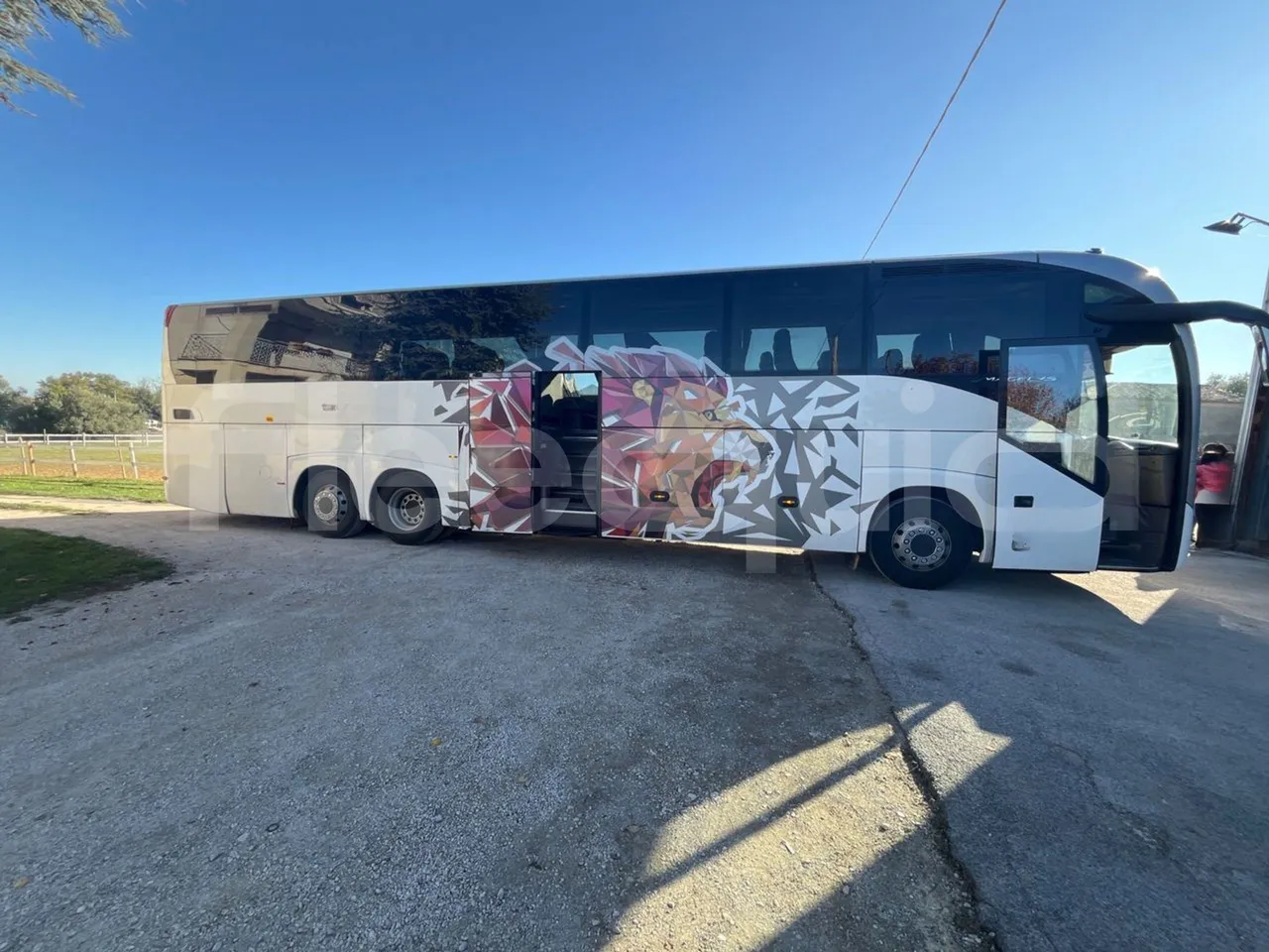 Iveco Magelys SFR310 - EUR5 - 331kW - 13.854m - right side doors open