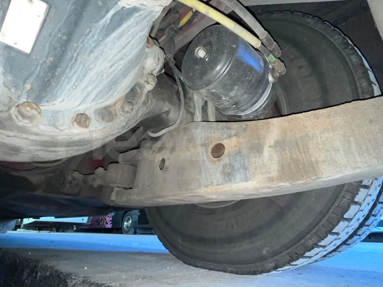 Iveco Magelys SFR310 - EUR5 - 331kW - 13.854m - axle 3 left side