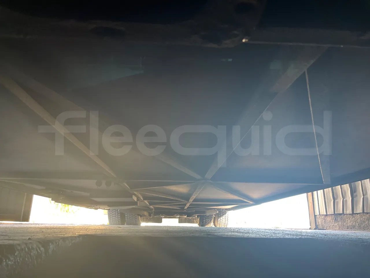 Iveco Magelys SFR310 - EUR5 - 331kW - 13.854m - central undercarriage photo