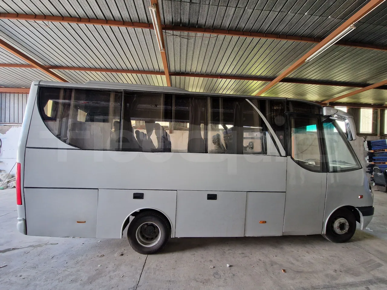 Iveco 65C15/70 JB - right side doors closed