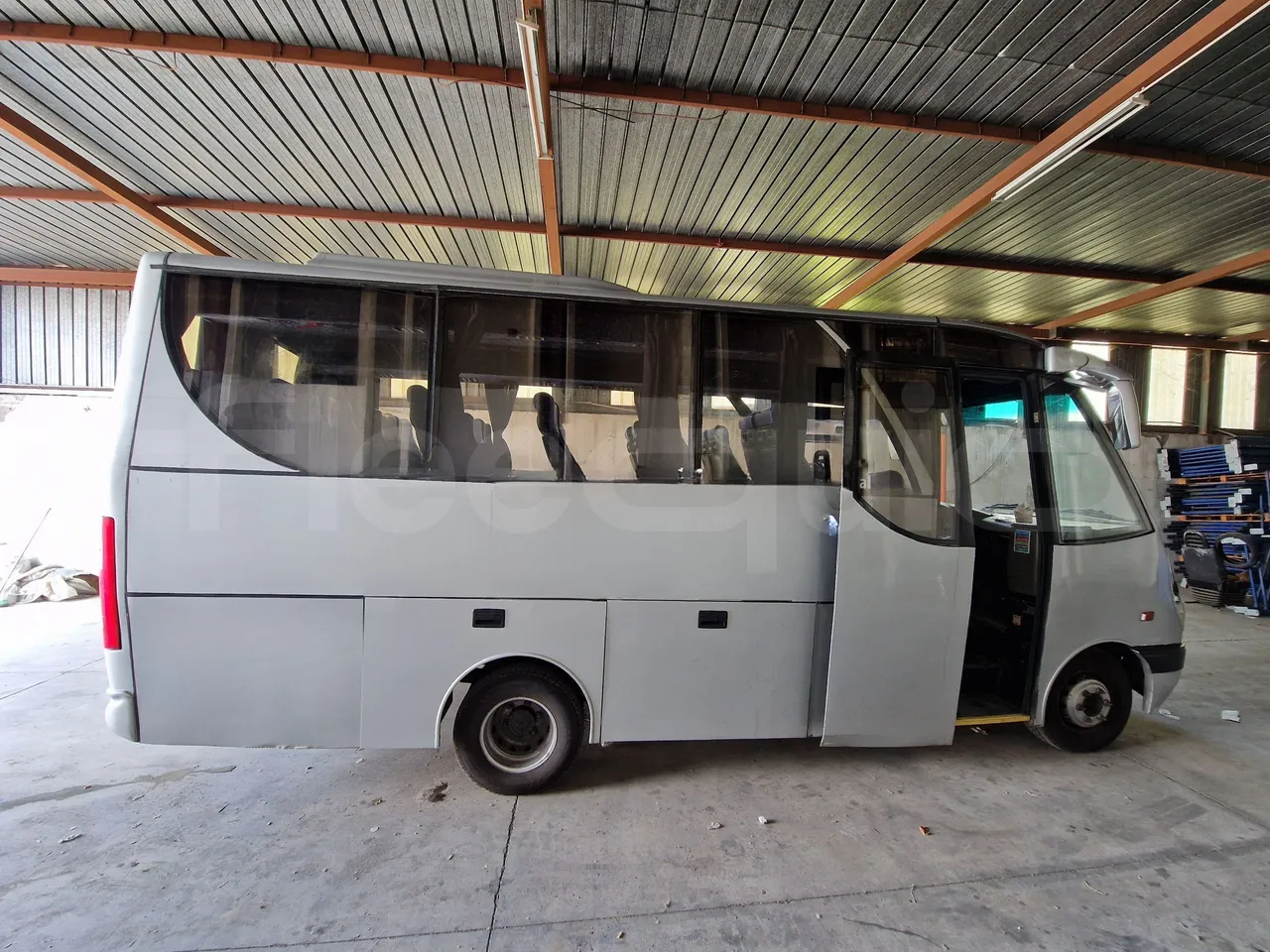 Iveco 65C15/70 JB - right side doors open