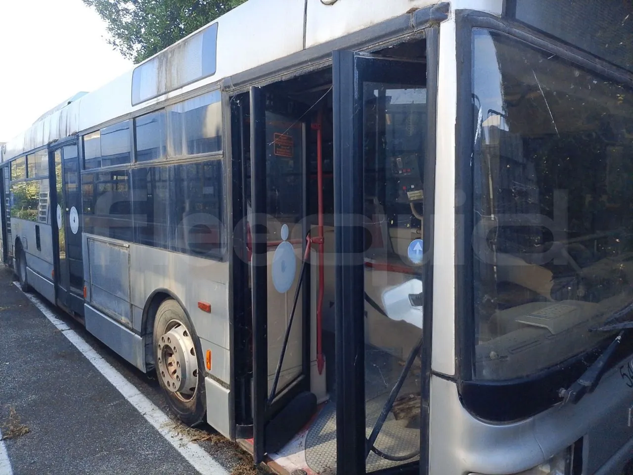 Iveco 491/3P 491-3P/ Euro 3 - 213 Kw - 11,995Mt - 3/4 front right doors (mandatory for bus to scrap)
