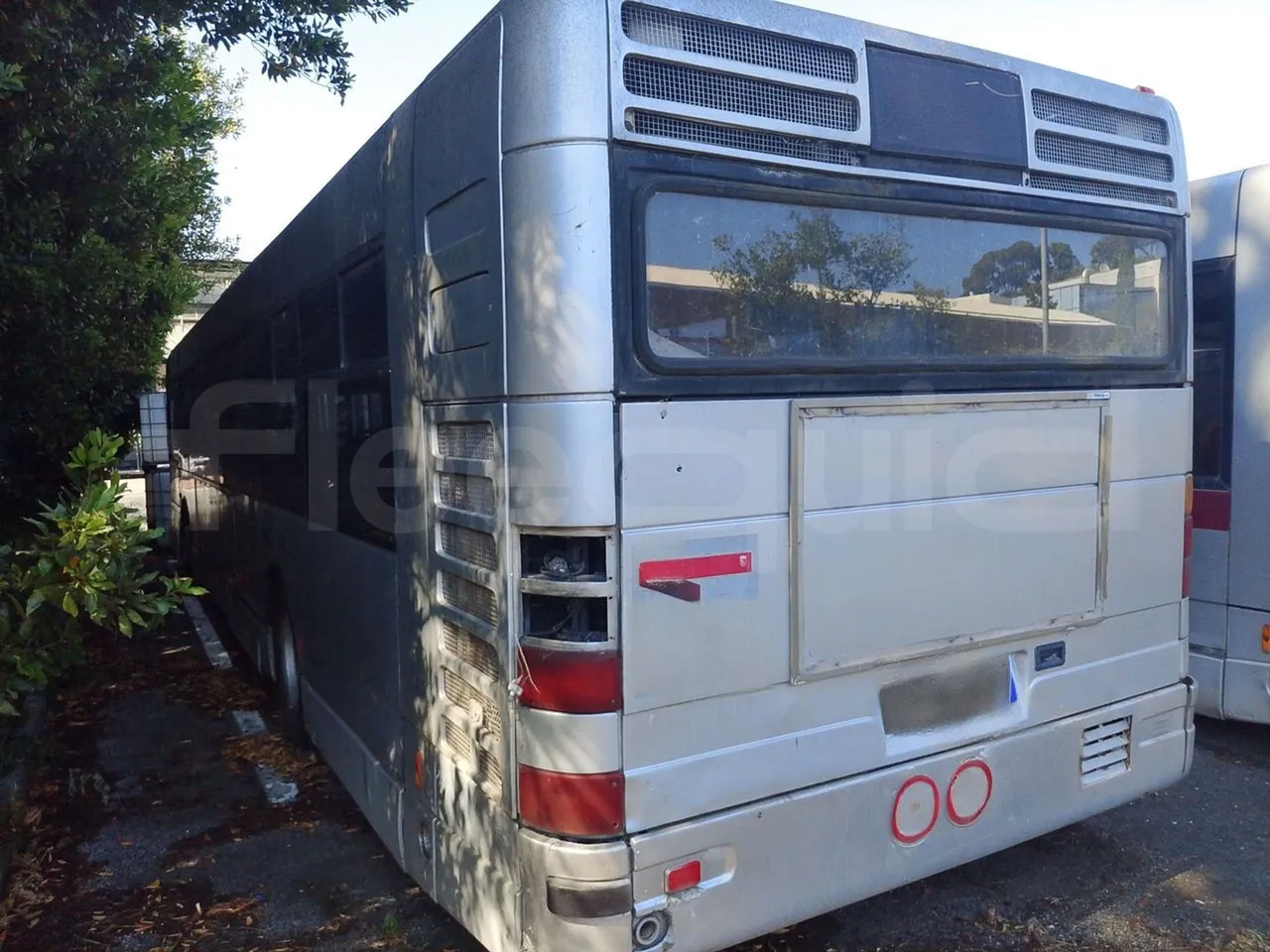 Iveco 491/3P 491-3P/ Euro 3 - 213 Kw - 11,995Mt - 3/4 right rear doors closed
