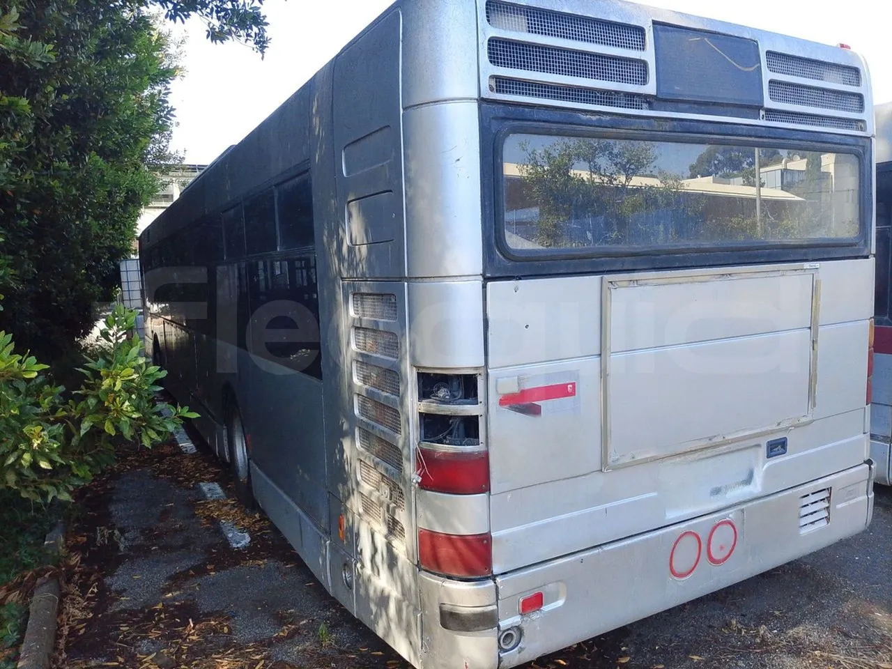 Iveco 491/3P 491-3P/ Euro 3 - 213 Kw - 11,995Mt - 3/4 right rear doors open