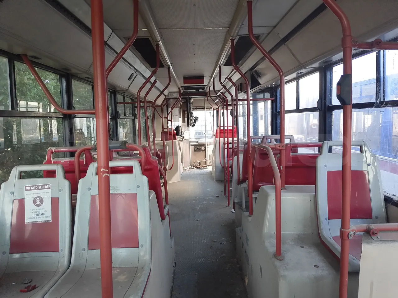 Iveco 491/3P 491-3P/ Euro 3 - 213 Kw - 11,995Mt - forward view all seats last row height