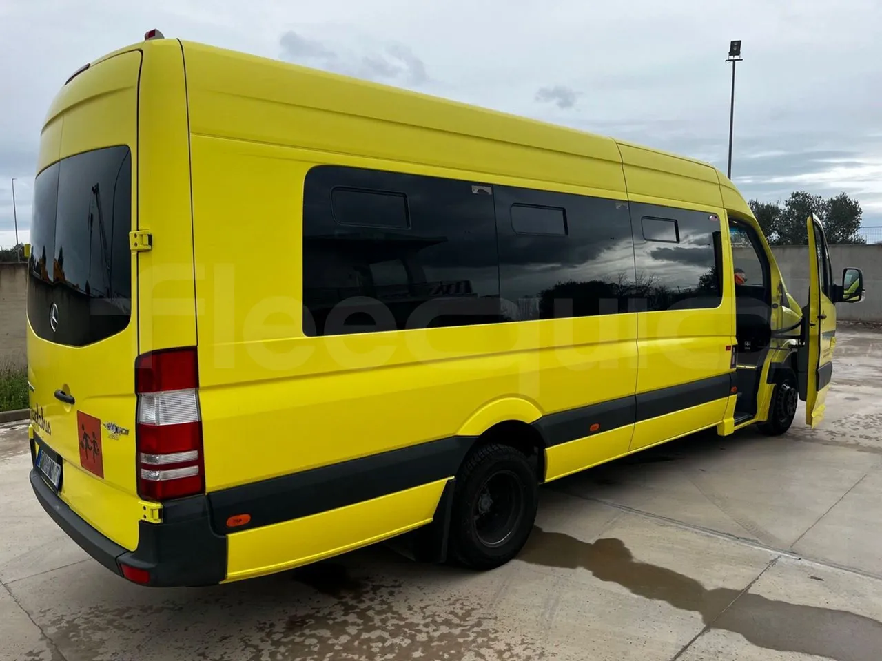 Mercedes-Benz Sprinter  906BB50-2 BUZOLA - Euro6 - 120kW - 7.361mt - 3/4 right front doors open