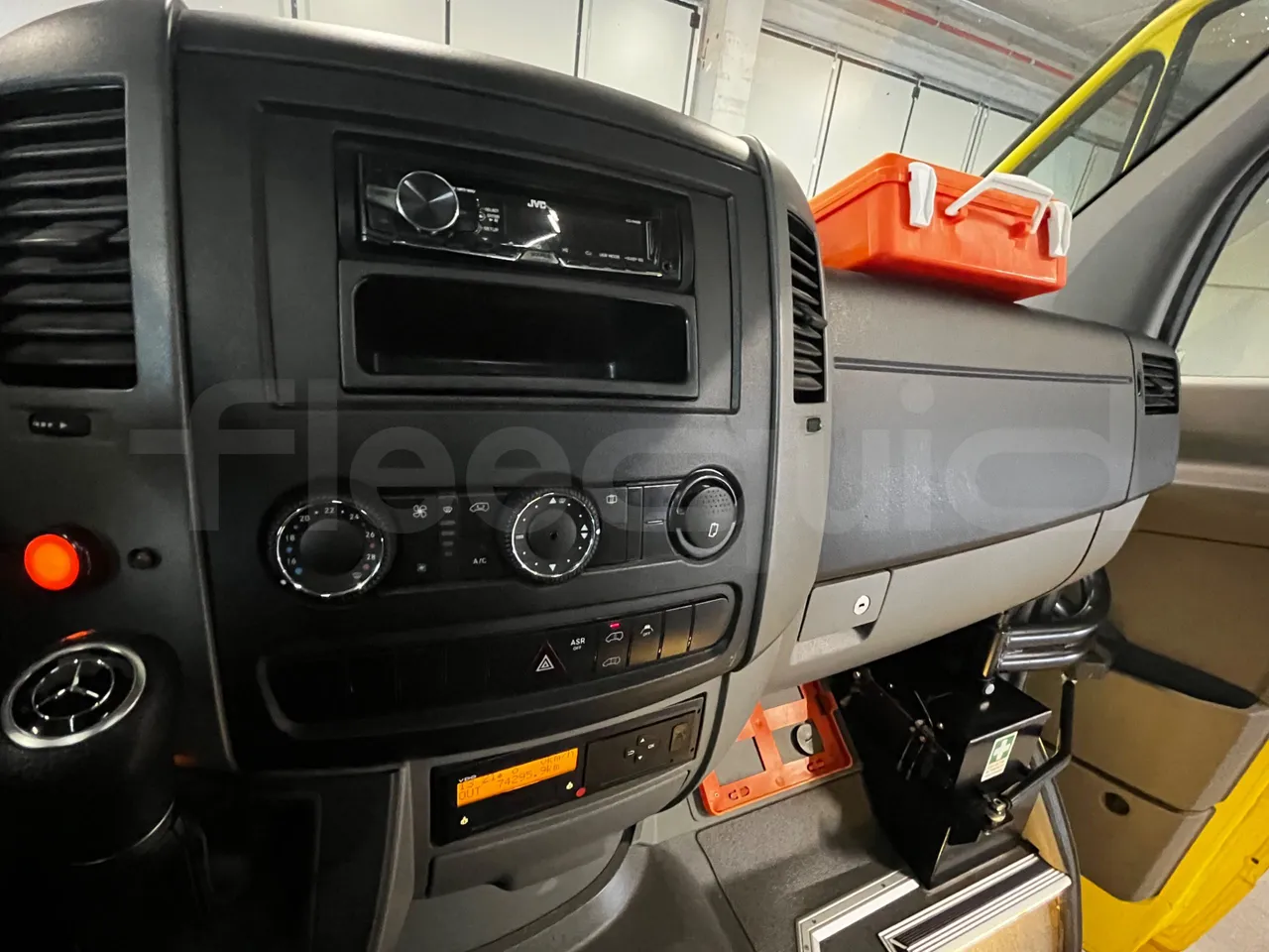 Mercedes-Benz Sprinter  906BB50-2 BUZOLA - Euro6 - 120kW - 7.361mt - radio accessories photo