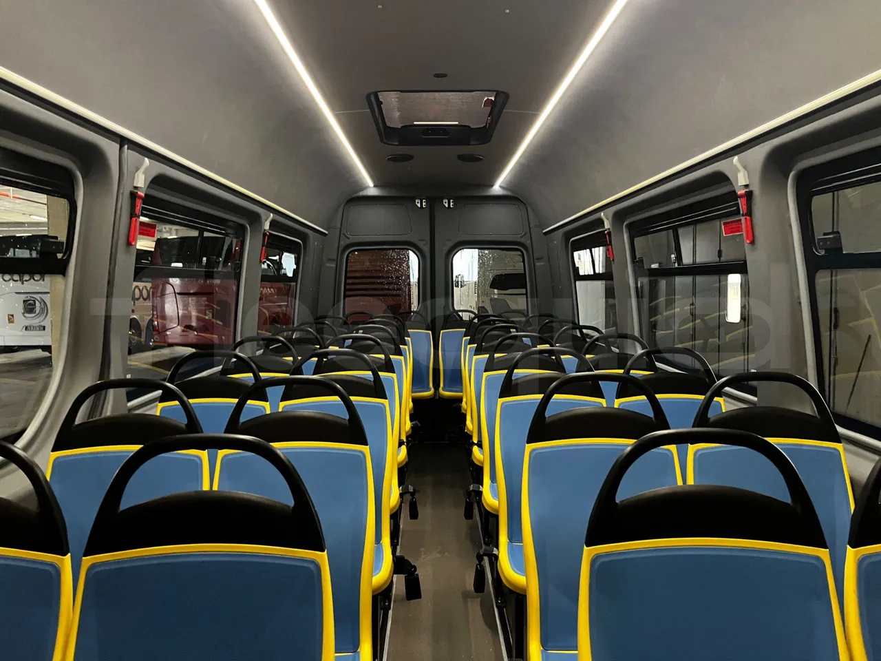 Mercedes-Benz Sprinter  906BB50-2 BUZOLA - Euro6 - 120kW - 7.361mt - reverse view middle aisle