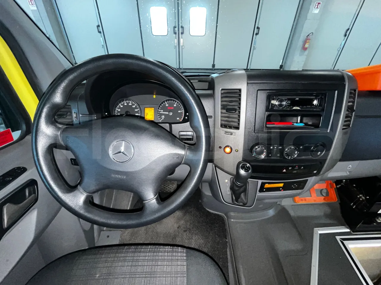 Mercedes-Benz Sprinter  906BB50-2 BUZOLA - Euro6 - 120kW - 7.361mt - steering wheel photo
