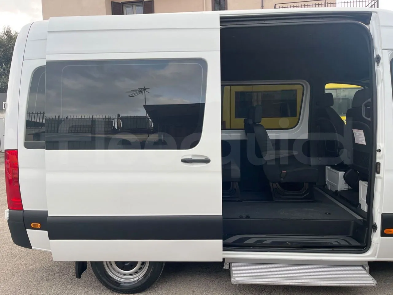 Mercedes-Benz Sprinter 906AC35 - EUR6 - 105kW - 5.932m - front door 2 open