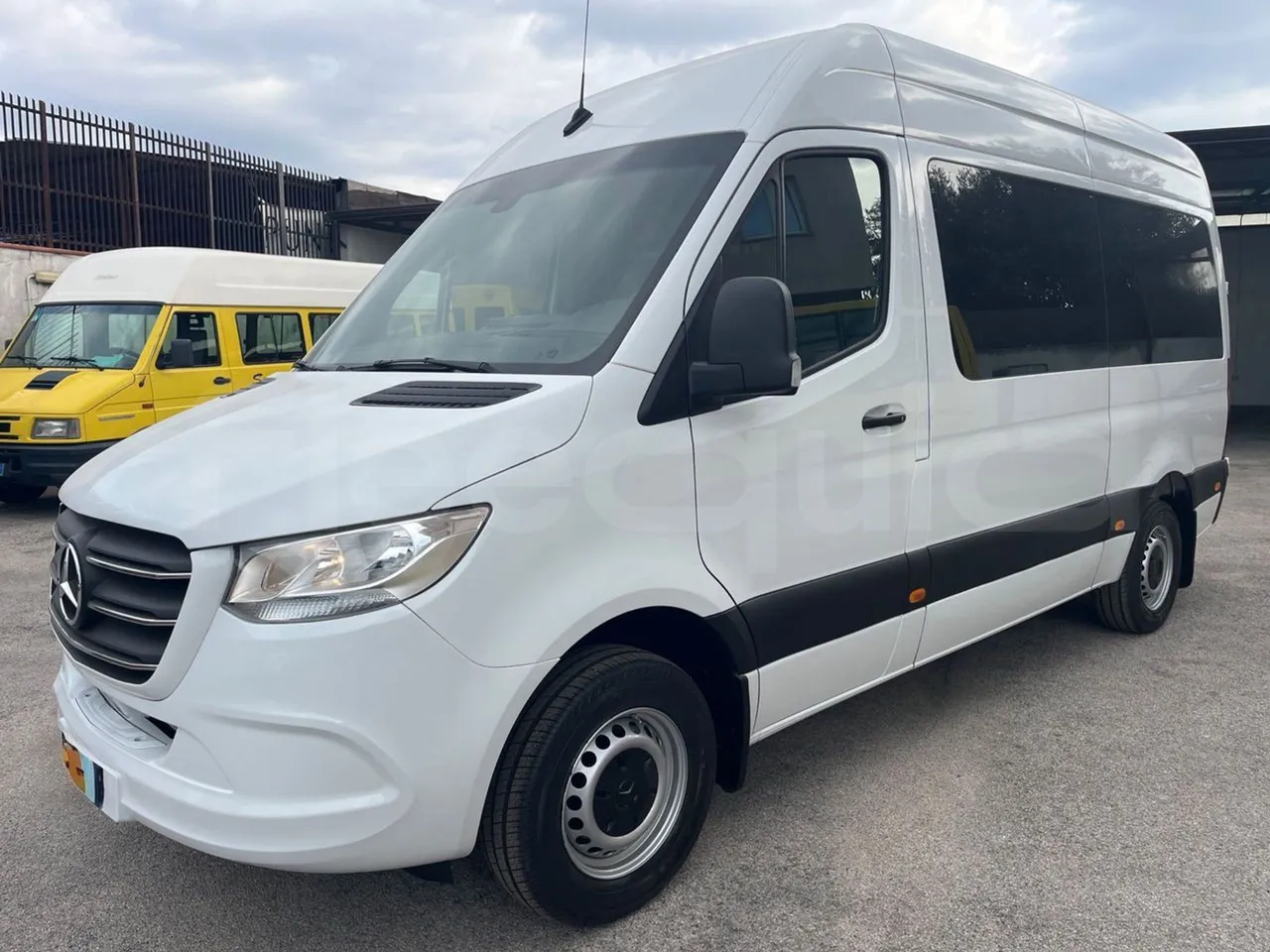 Mercedes-Benz Sprinter 906AC35 - EUR6 - 105kW - 5.932m - 3/4 front left