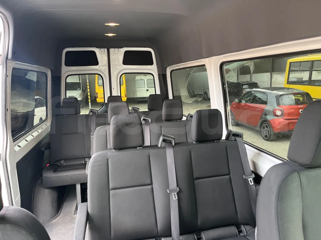 Mercedes-Benz Sprinter 906AC35 - EUR6 - 105kW - 5.932m - interior reverse seats driver height