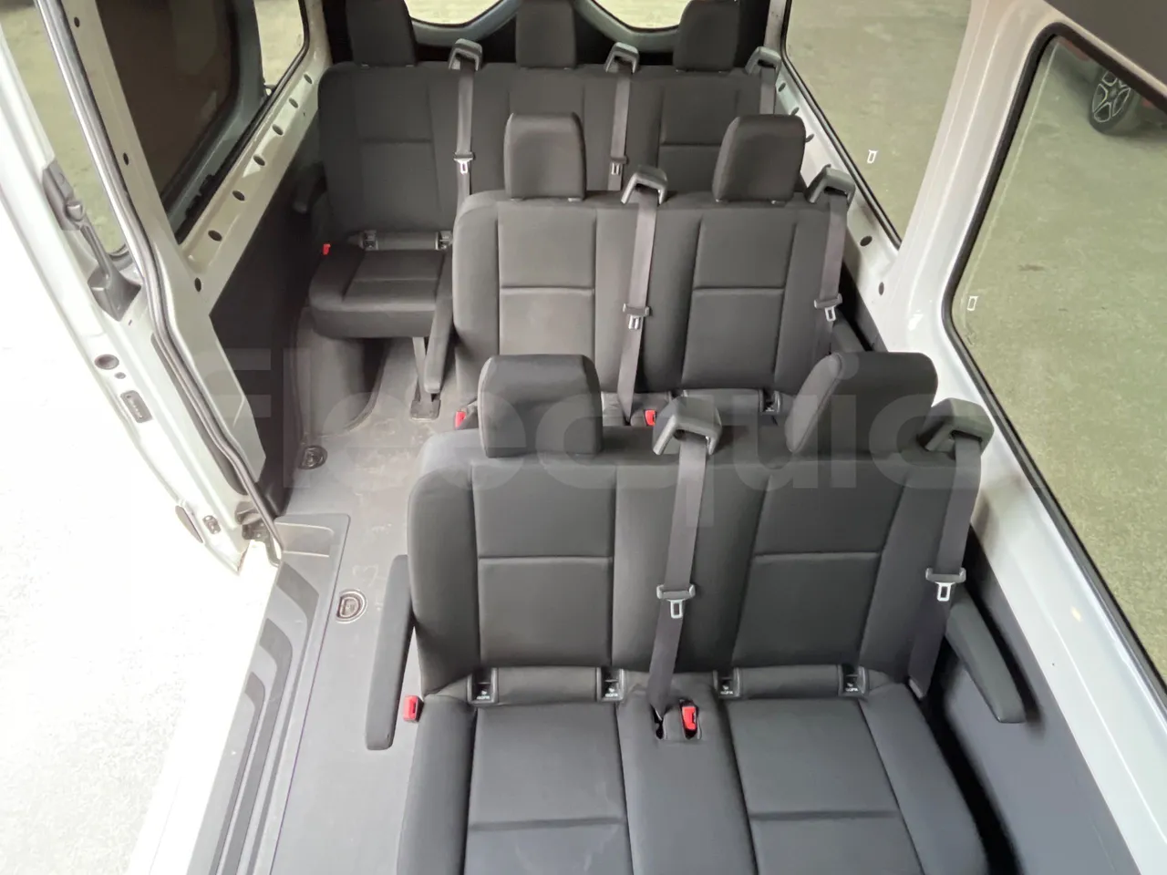 Mercedes-Benz Sprinter 906AC35 - EUR6 - 105kW - 5.932m - reverse view middle aisle