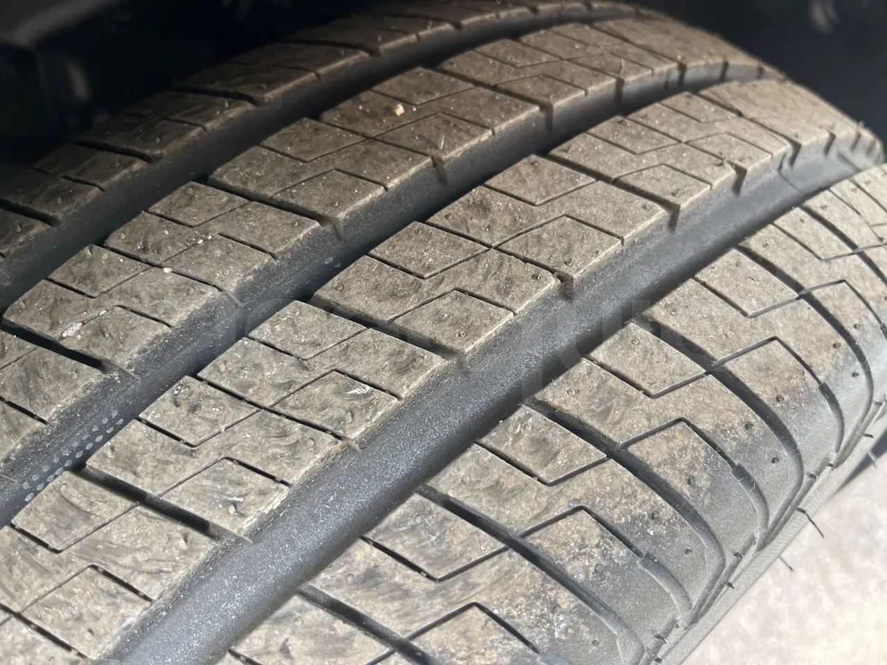 Mercedes-Benz Sprinter 906AC35 - EUR6 - 105kW - 5.932m - tread condition third axle tires left