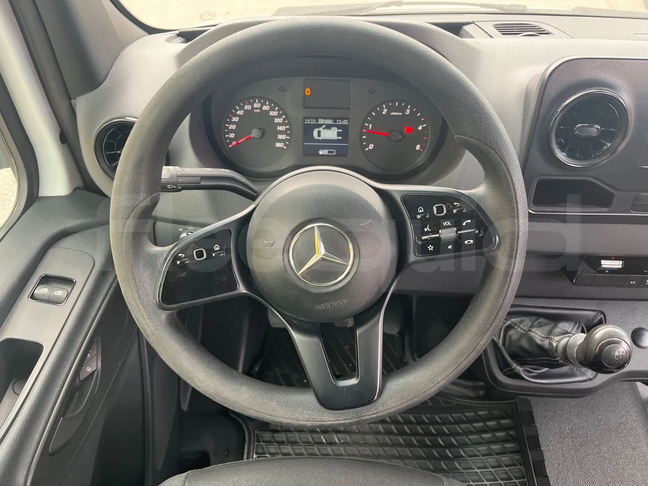 Mercedes-Benz Sprinter 906AC35 - EUR6 - 105kW - 5.932m - steering wheel photo