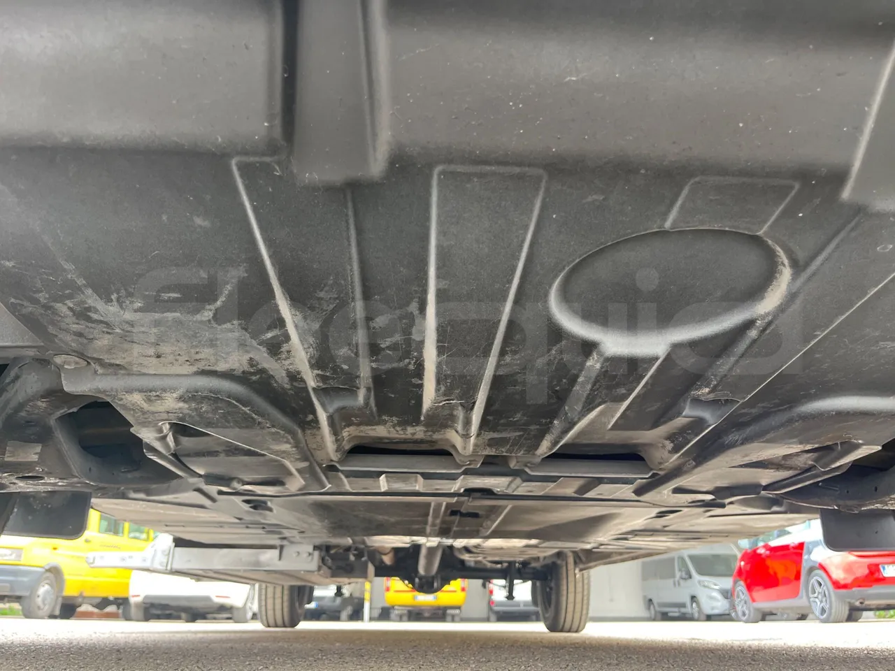 Mercedes-Benz Sprinter 906AC35 - EUR6 - 105kW - 5.932m - front undercarriage from front