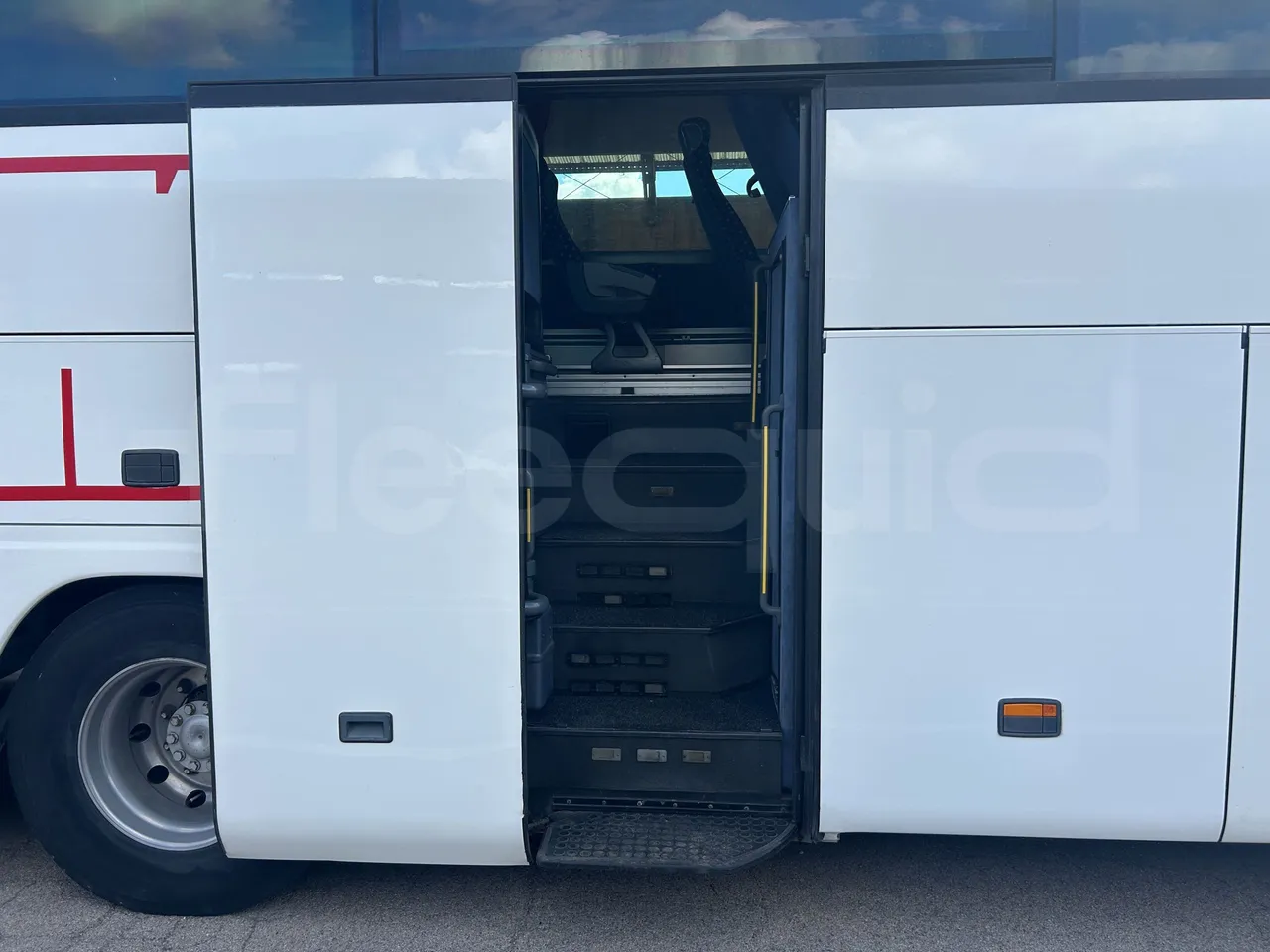 Setra S415 - Second Door Open