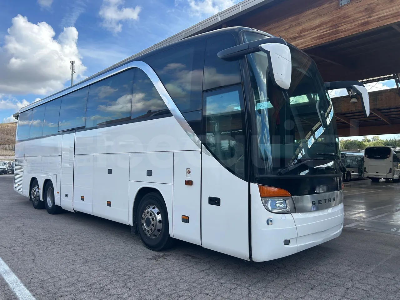 Setra S415 - 3/4 Front Right Side
