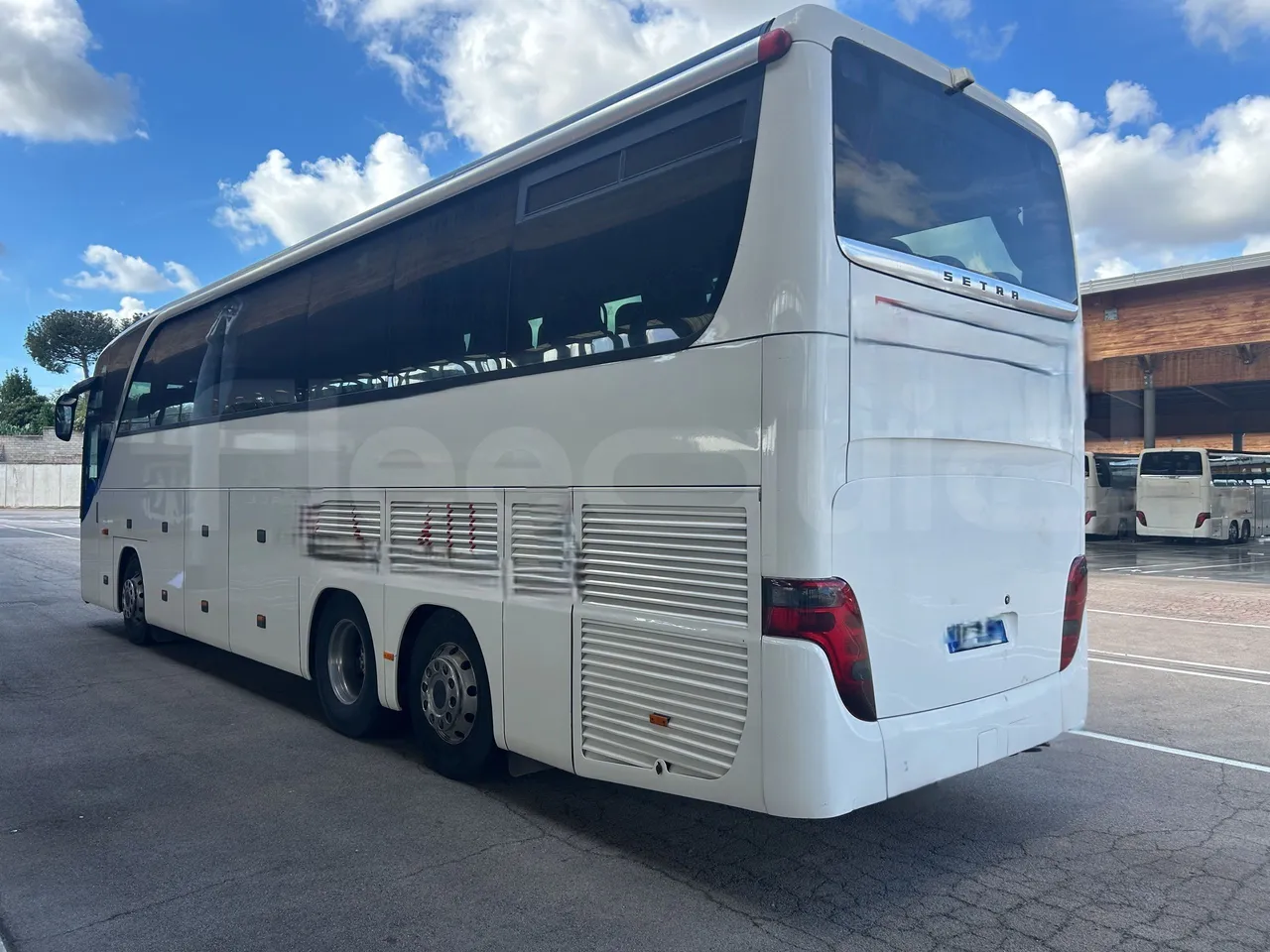 Setra S415 - 3/4 Rear Left Side