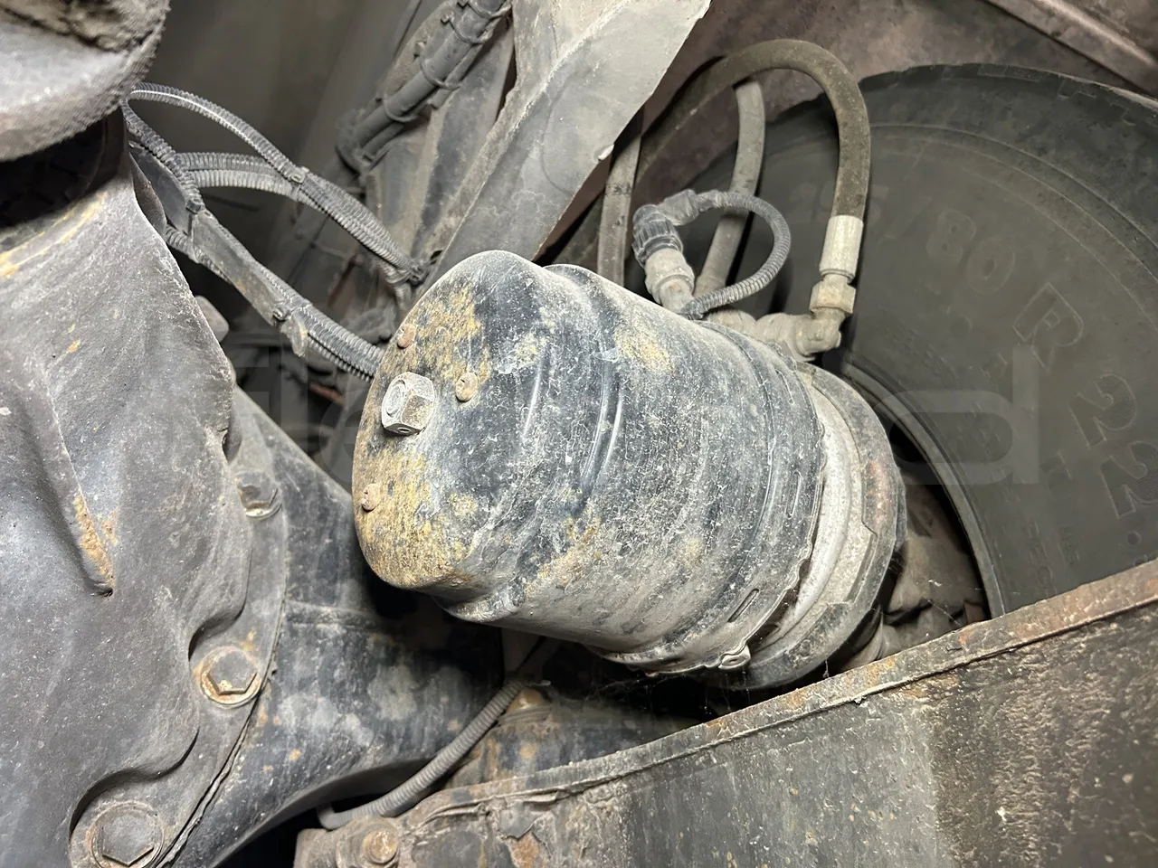 Setra S415 - Second Axle Caliper Brakes Right Side