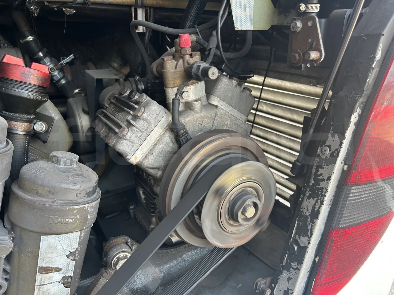 Setra S415 - Air Conditioning Compressor