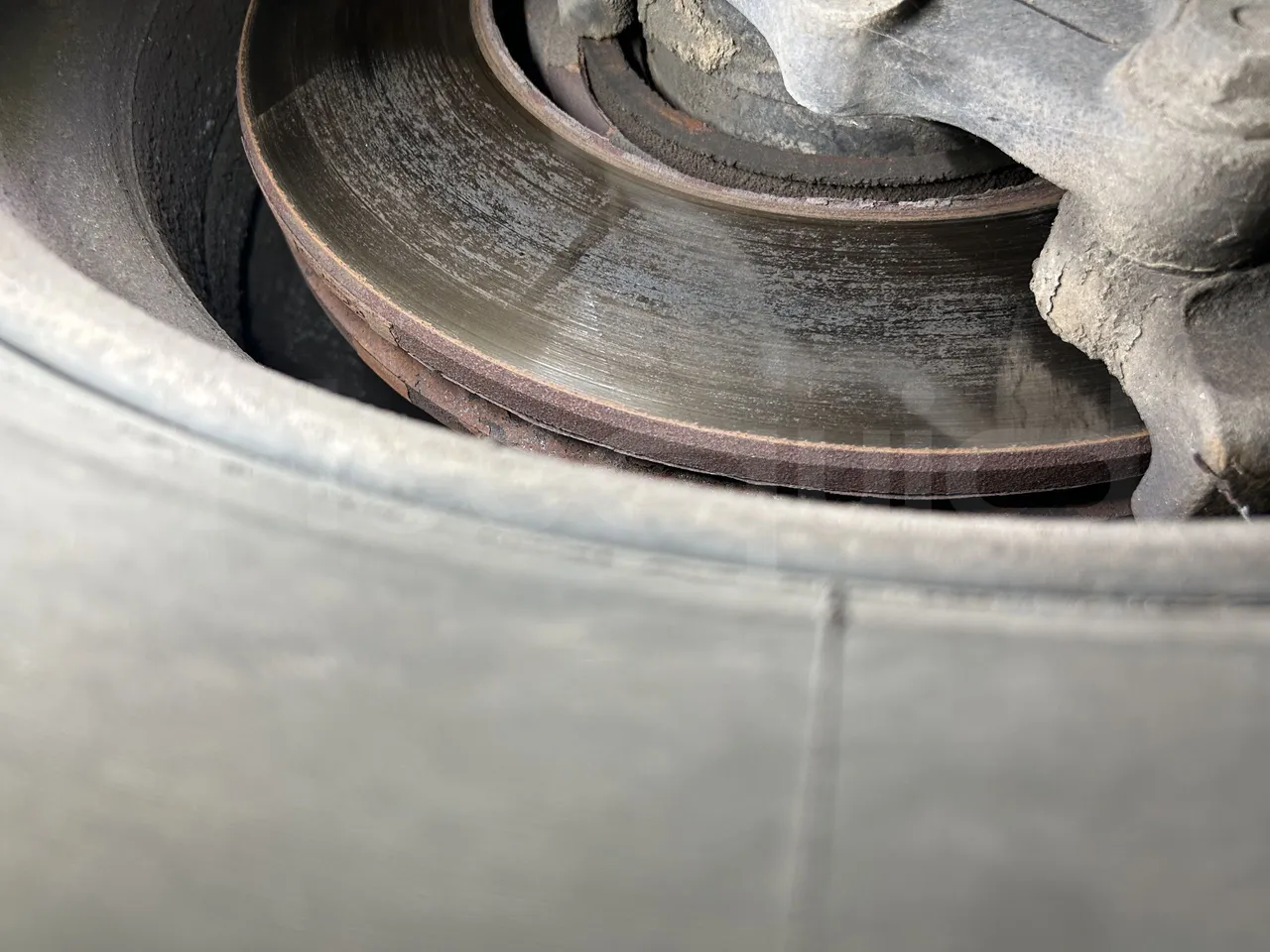 Setra S415 - Second Axle Discs Right Side