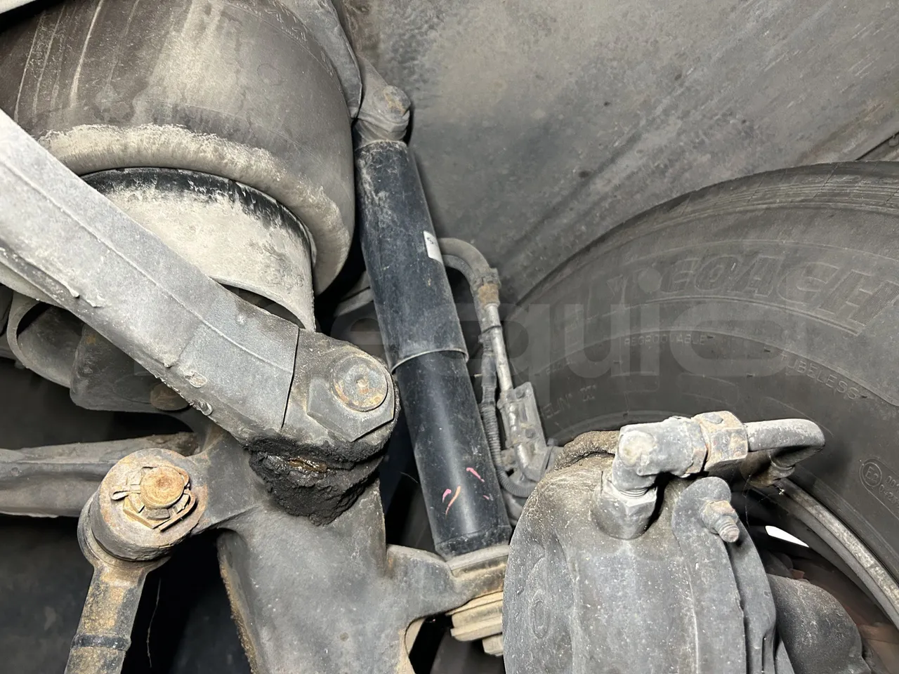 Setra S415 - First Axle Shock Absorbers Left Side