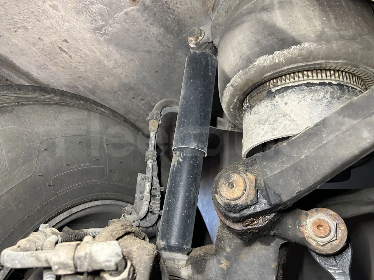 Setra S415 - First Axle Shock Absorbers Right Side